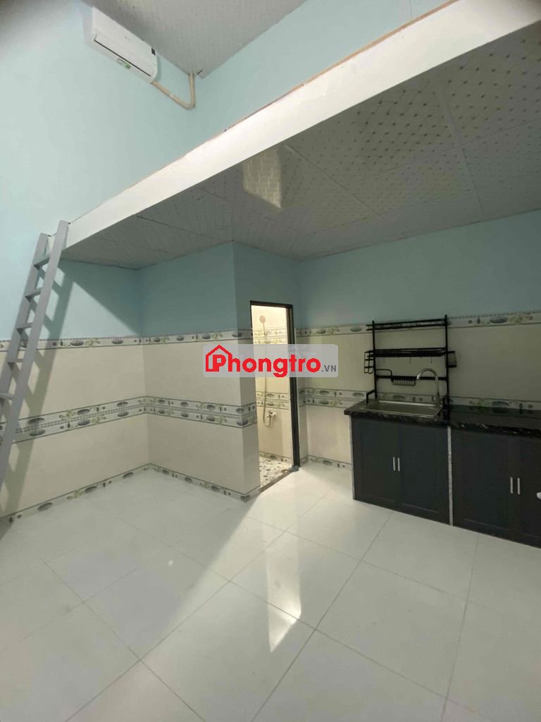 Phòng trọ 18m2 đường số 10, có máy lạnh. Kế làng Đại học