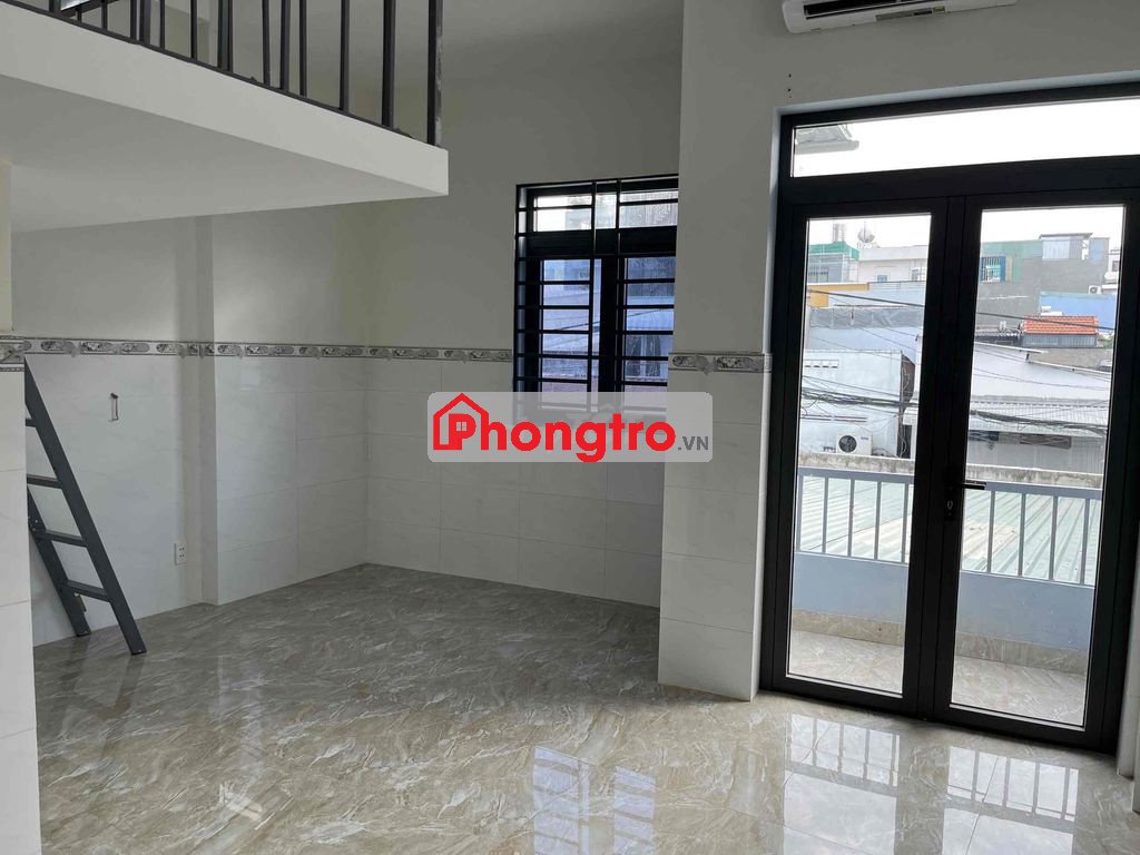 Phòng Ban Công, Đẹp, Gần Trường Hutech Khu E, SPKT, Tài Chính MKT,