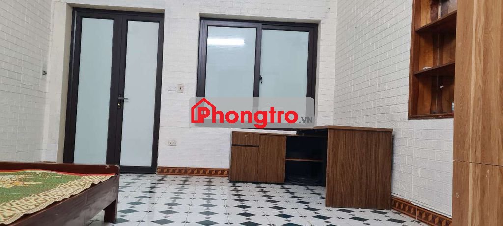 Cho thuê phòng rộng có ban công gần sát ngã tư bưởi hoàng quốc việt