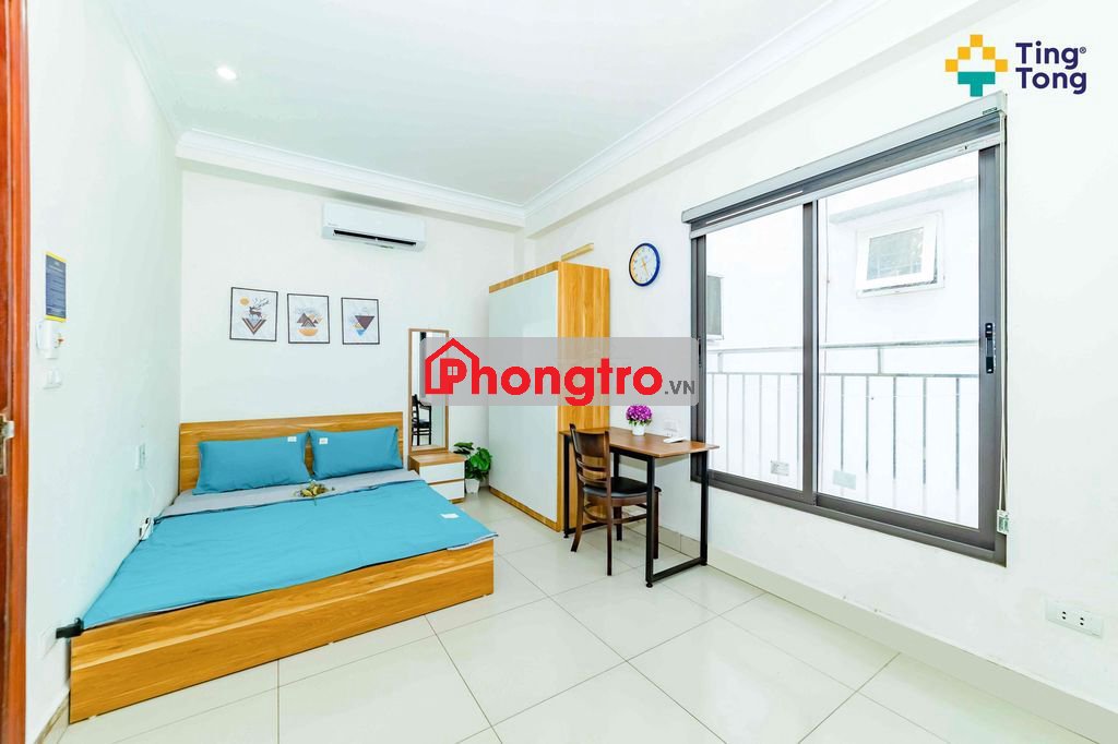 TT77 - Nhà mới ban công thoáng đường Hoàng Quốc Việt sẵn 2p ở luôn