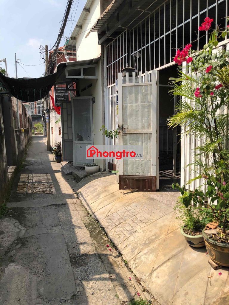 Cho thue phòng trọ ngay chợ bình triệu