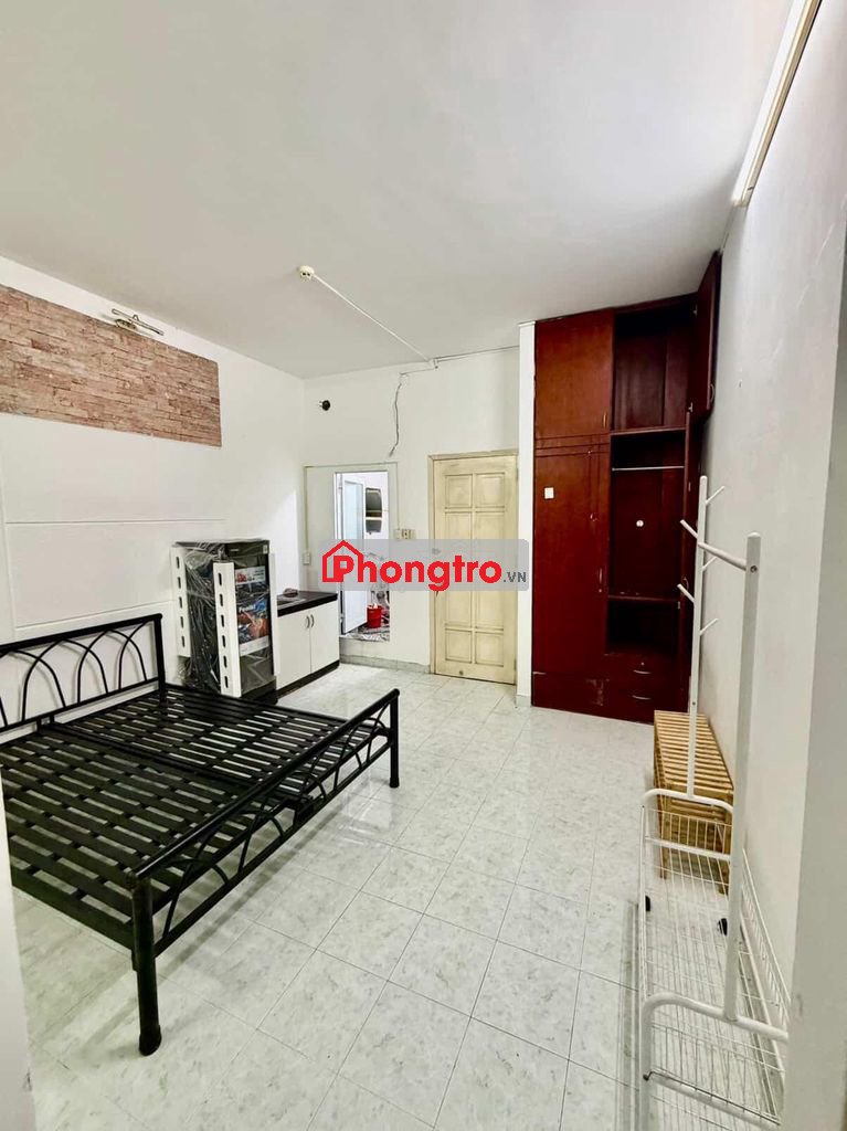 Trọ ban công chính chủ cách Vạn Hạnh Mall 100m