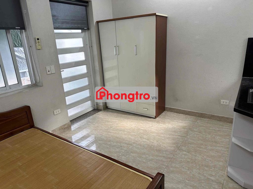 Phòng trọ thoang- co ban cong- an ninh- an toan - gan trung tam