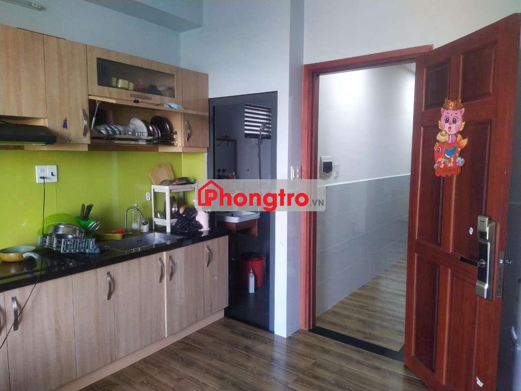 Cho thuê phòng ban công rộng, sạch sẽ, nội thất cao cấp