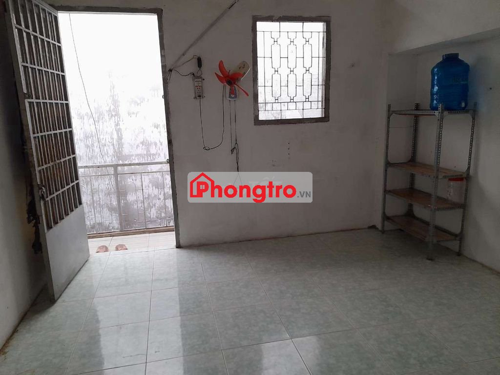 Phòng trọ ngay chợ căn cứ