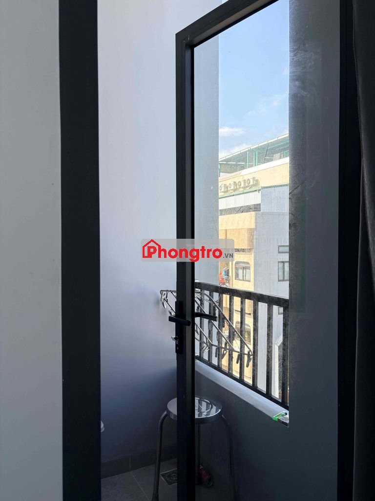 cho thuê phòng căn hộ 17 bàu tràm trung, Nguyễn Hữu Thọ có ban công