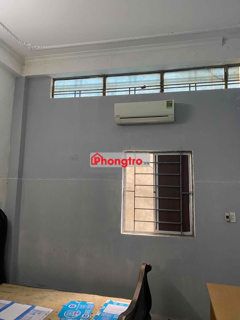 phòng tầng trệt cho thưe. nhà xe rộng