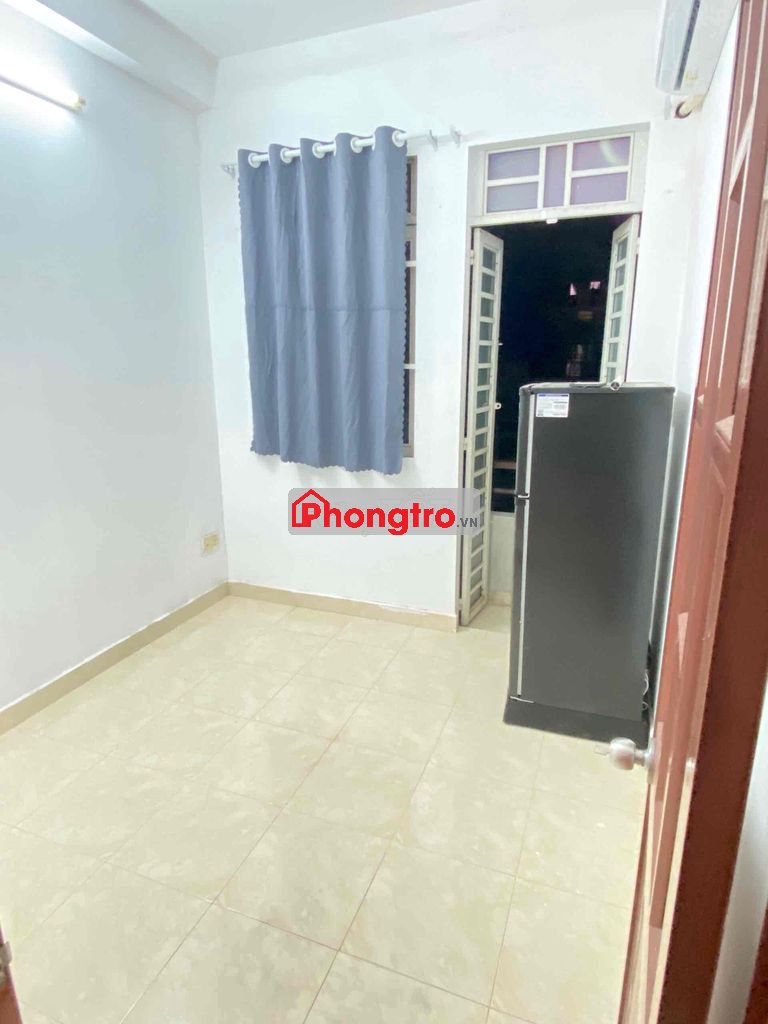 Phòng nữ ở 1ng có ban công trống đầu tháng 3