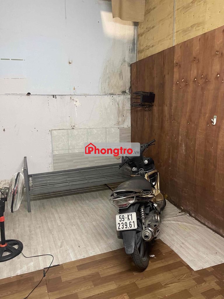 Phòng trọ 12m2 ngay mặt tiền c3 Phạm Hùng
