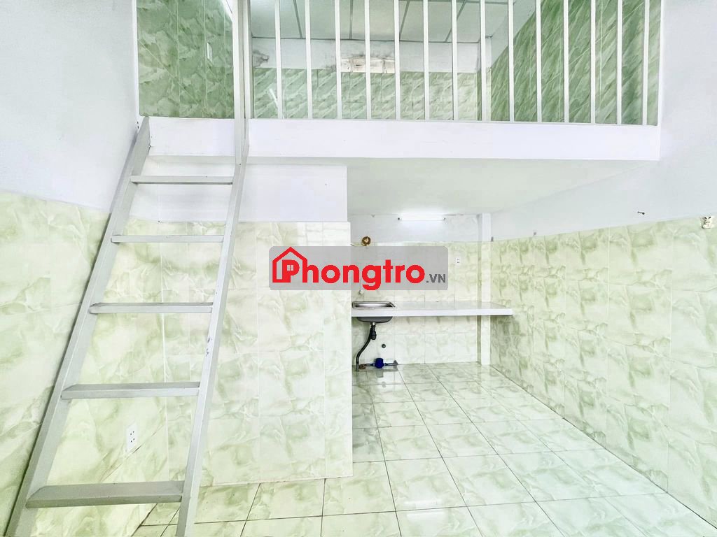 Gác cao, view ban công thoáng mát cách Học viện Bưu chính chỉ 750m