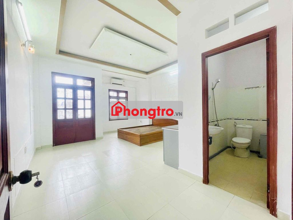 25m2 ban công, giếng trời