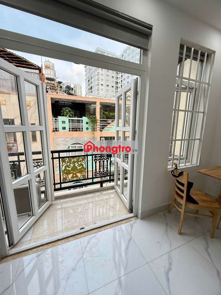 Ngay Coop Phan Xích Long - 1 phòng ngủ 1 bếp riêng có Ban Công