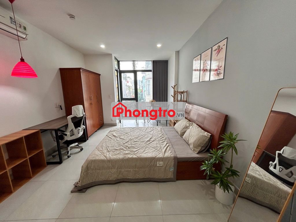 PHÒNG ĐẸP FULL NỘI THẤT CỬA KÍNH FULL MẶT TRƯỚC NGÃ 4 HÀNG XANH