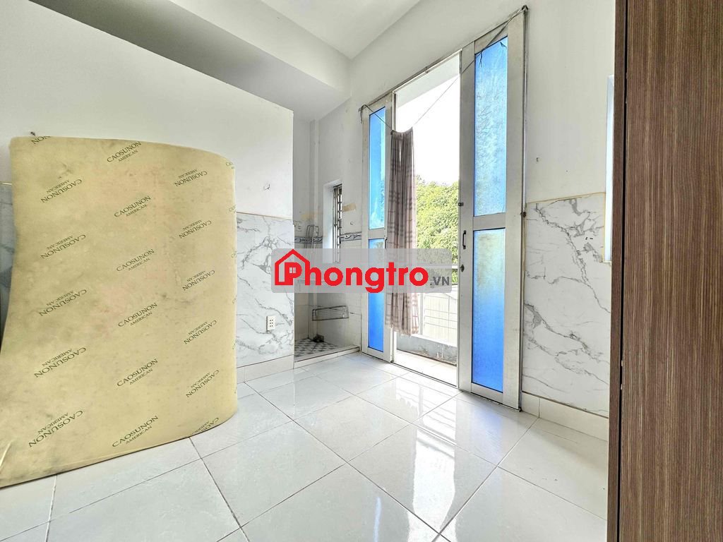 Ban Công Thoáng Mát - Nhà Vệ Sinh Riêng - Ngay Bệnh Viện Bệnh Tân