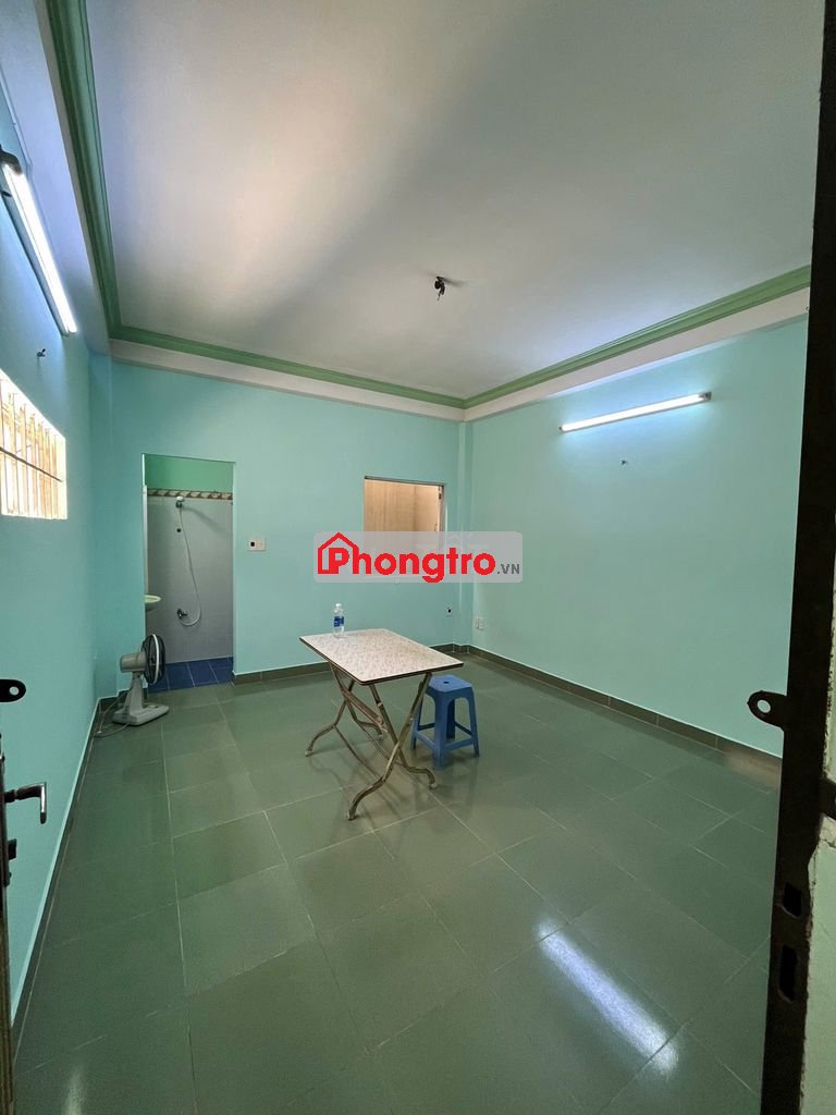 Cho thuê phòng Q.10 có máy lạnh; Free 2 xe và wifi; Không cọc; An ninh
