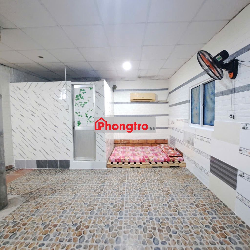 Phòng 25m2 máy lạnh, bếp nấu ăn, khóa vân tay Kha vạn cân Linh đông