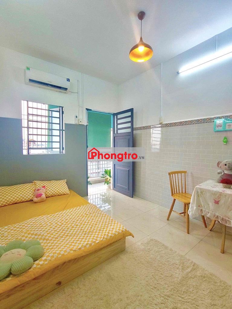 Ban Công đầy đủ nội thất ngay 173 Khuông Việt