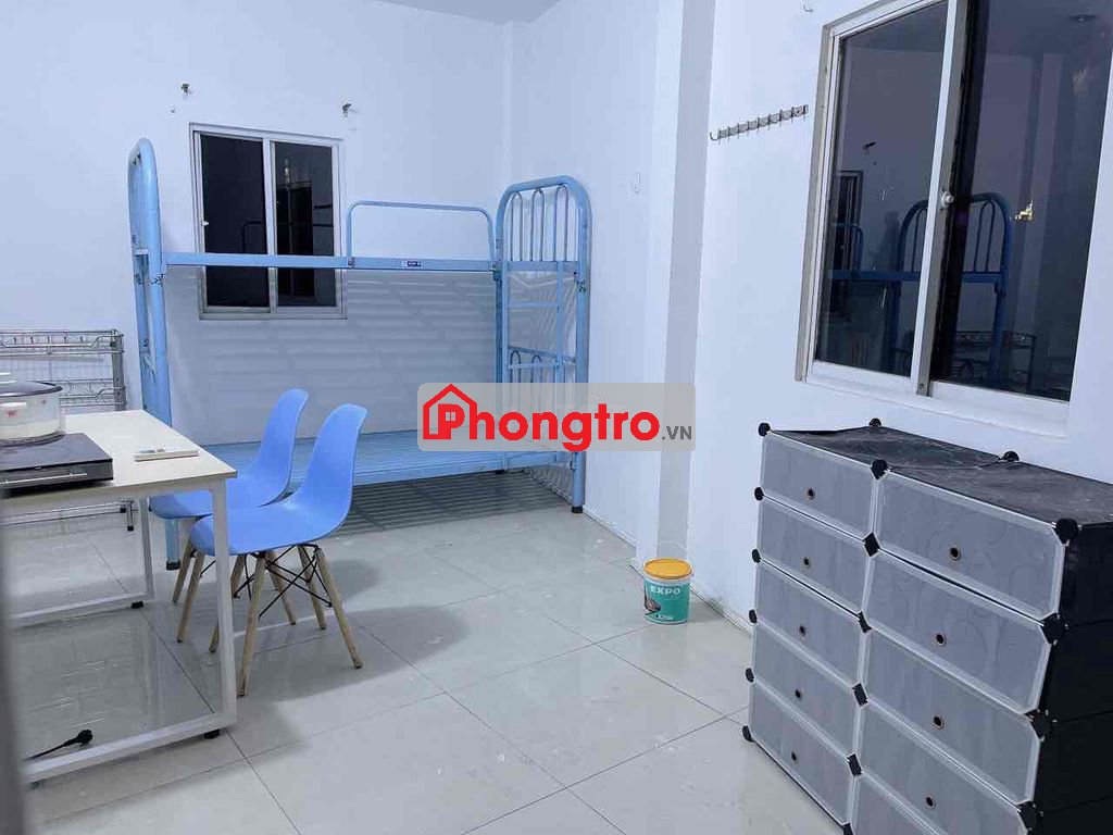 PHÒNG TRỌ MẶT TIỀN ĐƯỜNG LỚN RA VÀO THẺ TỪ KHÔNG CHUNG CHỦ