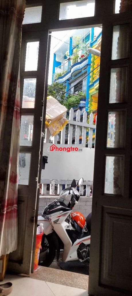 Cho nam thuê Phòng Lầu 1 máy lạnh P1Q10 GTD