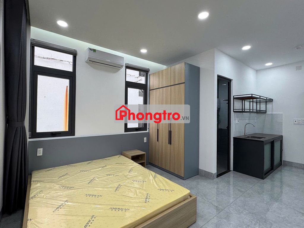 Phòng mới trống y hình dạng cửa sổ full nội thất