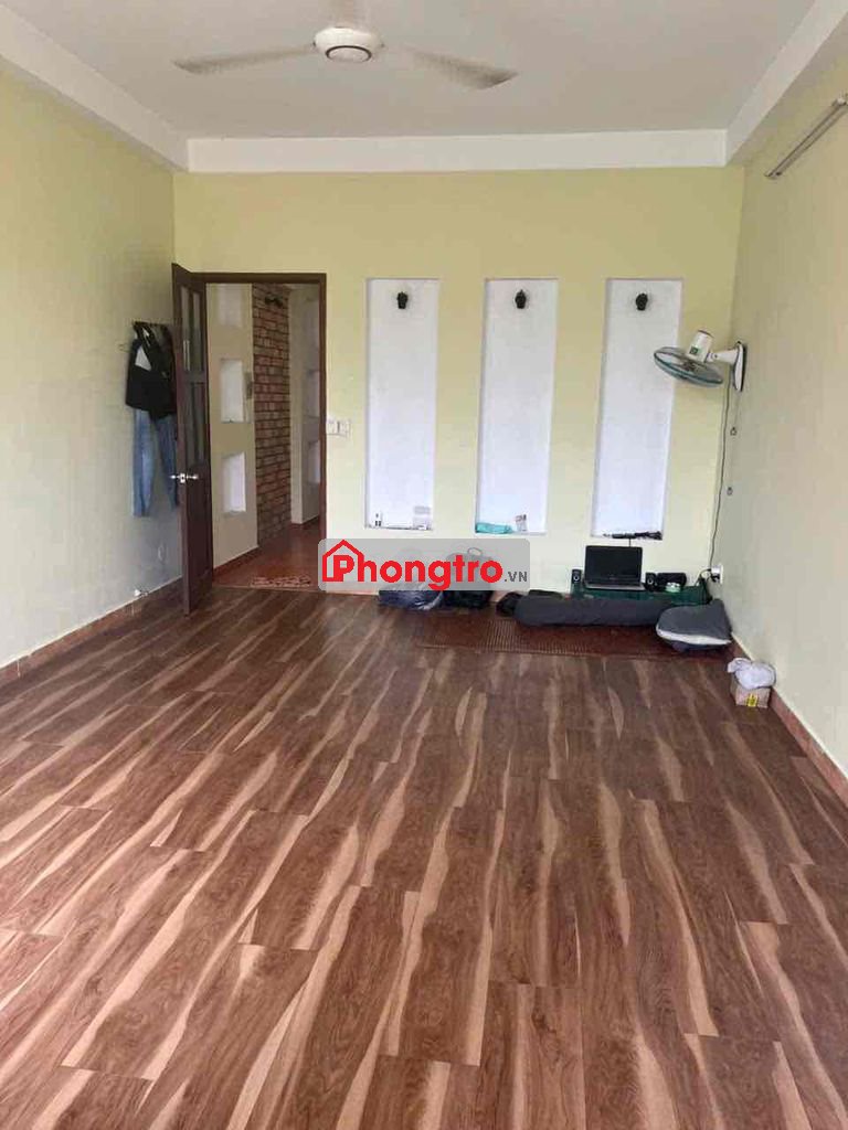 Phòng trong nhà nguyên căn