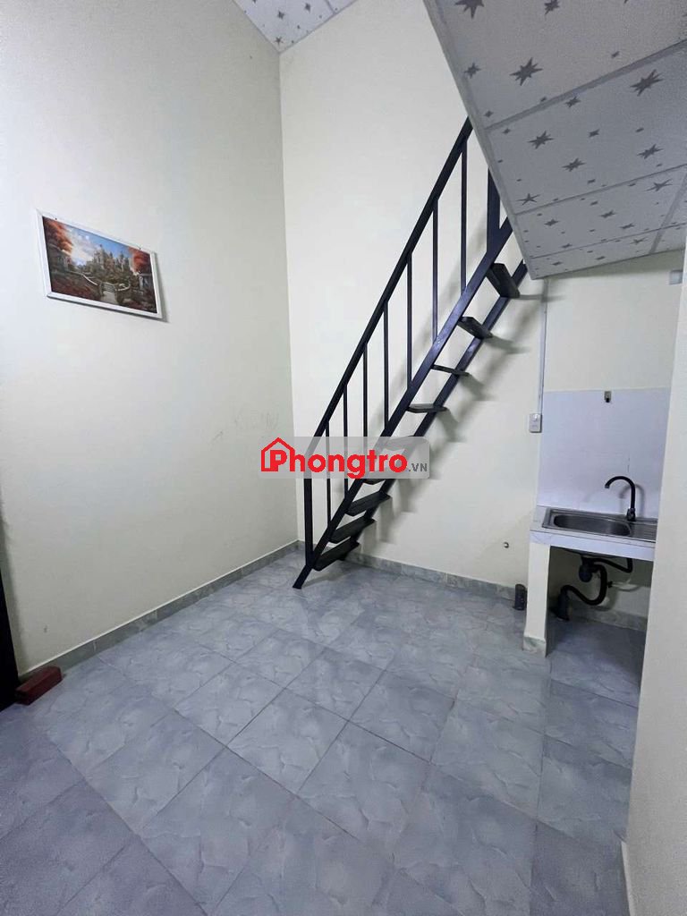 CHO THUÊ PHÒNG TRỌ GẦN CHỢ THOÁNG SẴN MÁY LẠNH KDC 586 GIÁ 2TR/THÁNG