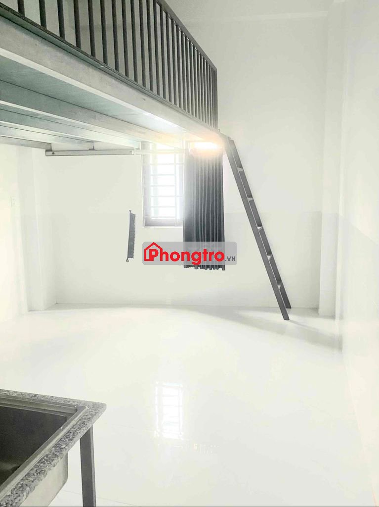 PHÒNG MÁY LẠNH MỚI - SẠCH SẼ, THANG MÁY