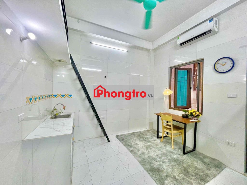 TT75 - Phòng gác xép ban công thoáng giá rẻ ngay ngã tư Xuân La Nội Vụ
