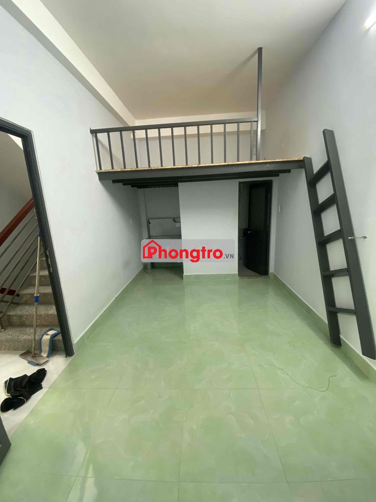 Phòng mới, sạch sẽ, WC riêng, máy lạnh có sẵn