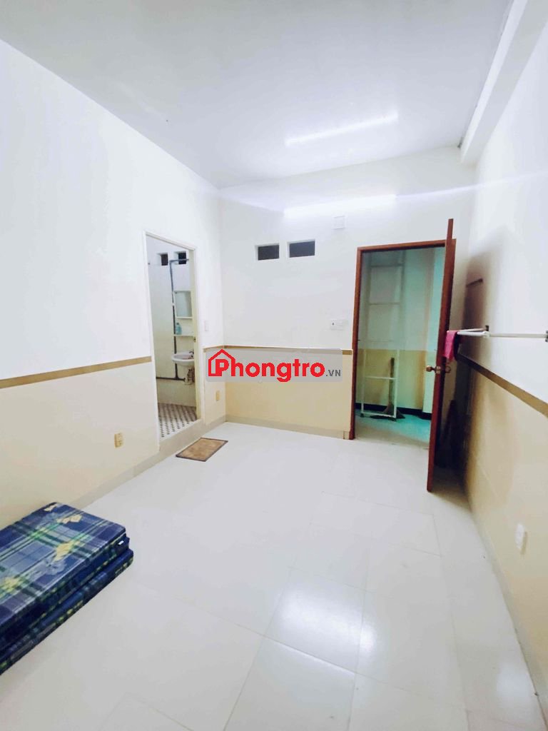 Phòng vệ sinh riêng giá rẻ