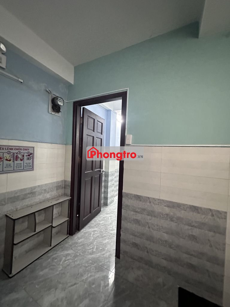 Nhà trọ 30m2 đường Phạm Văn Hai Q. Tân Bình, gần chợ PV2