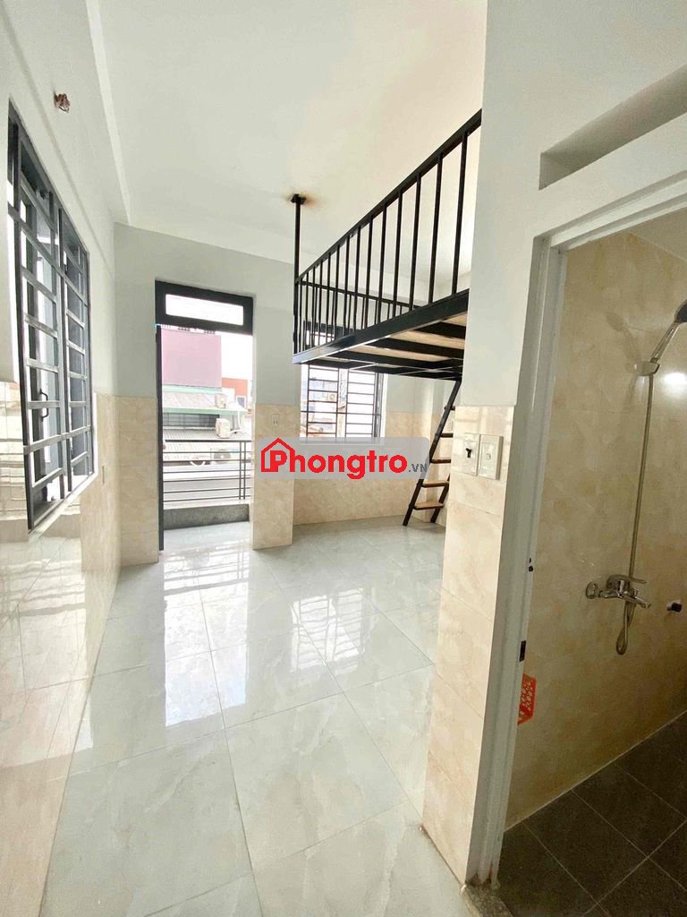 PHÒNG BAN CÔNG SẴN NỘI THẤT NHÀ MỚI GẦN CÔNG THƯƠNG AEON MALL