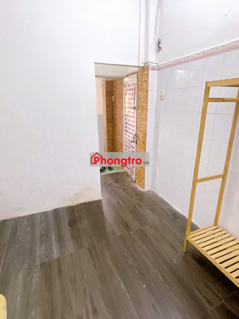 Phòng Máy Lạnh – Full Nội Thất Cơ Bản – Gần Cao Thắng Q3