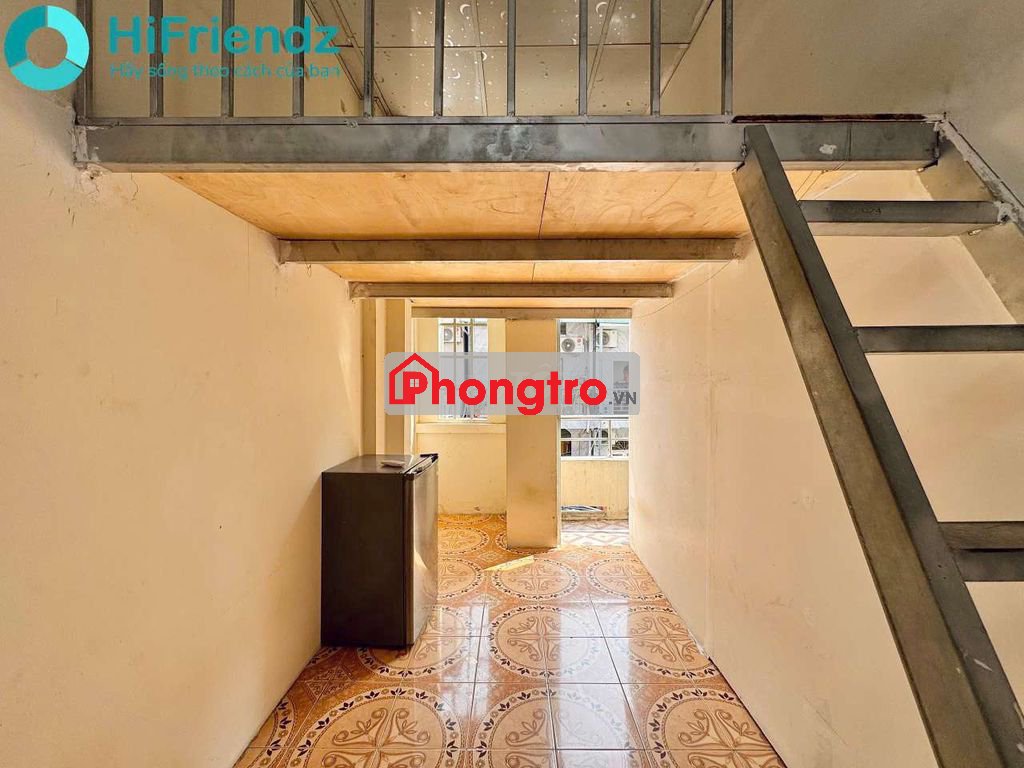 Gác bạn công cửa sổ toilet riêng gần UTh FTU hutech