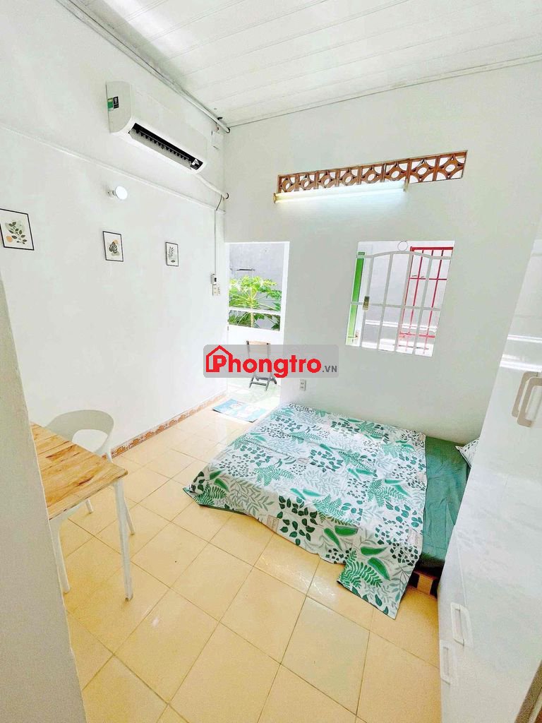 BAN CÔNG tại 861 Trần Xuân Soạn bao thoáng mát