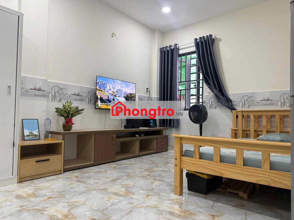 STUDIO FULL NỘI THẤT CÓ TIVI PHÒNG RỘNG RÃI THOÁNG MÁT GẦN EMART PHI