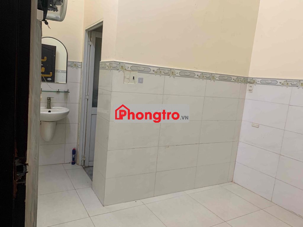 Phòng trong nhà nguyên căn