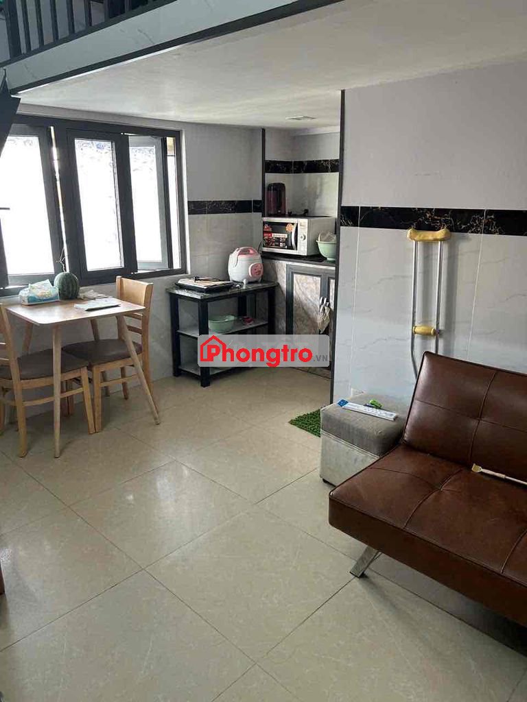 Cho thuê lại phòng đầy đủ nội thất, có gác, ban công rộng, lầu 1