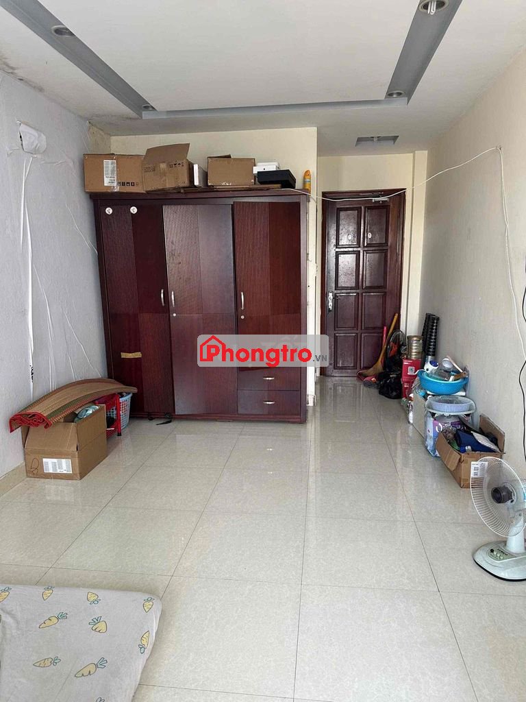 Phòng có ban công rộng rãi thoáng mát