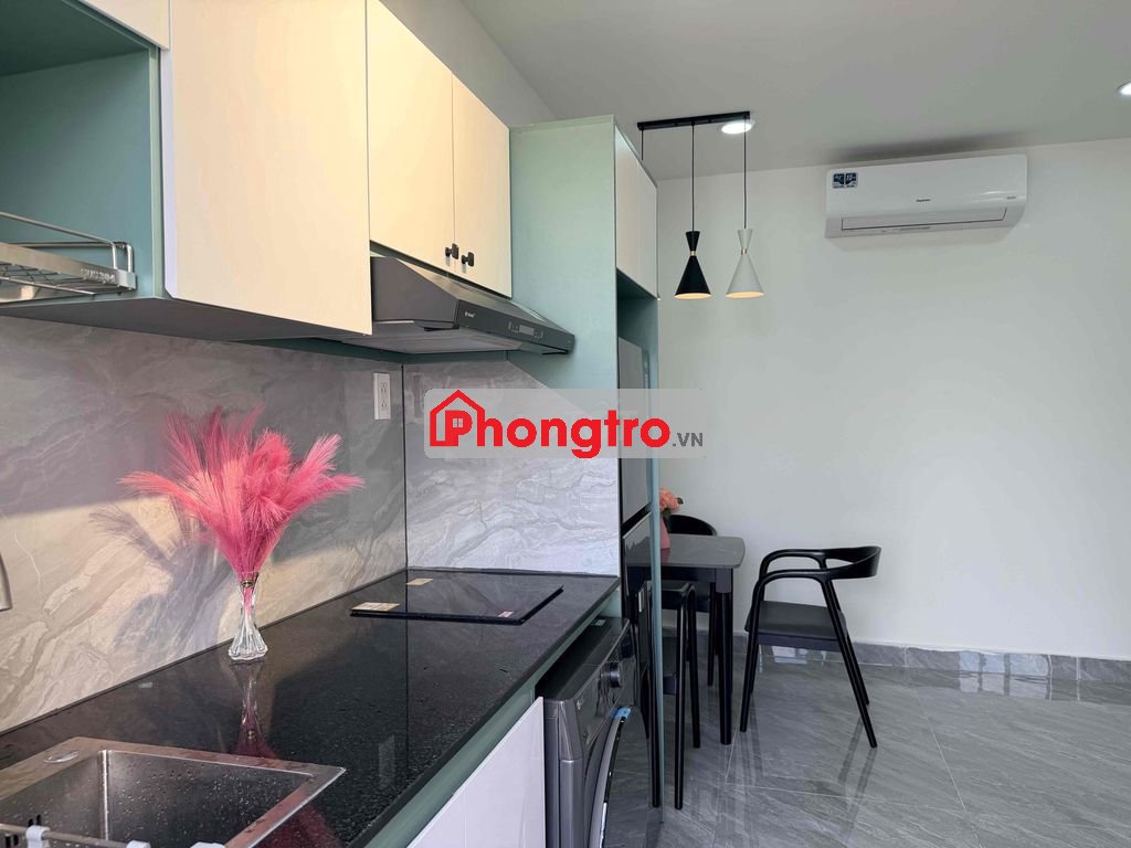 cho thuê phòng có phòng có phòng ngủ riêng bếp phòng khách ban công