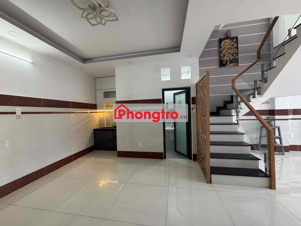 Phòng đầy đủ nội thất, nhà mới gần UFM.