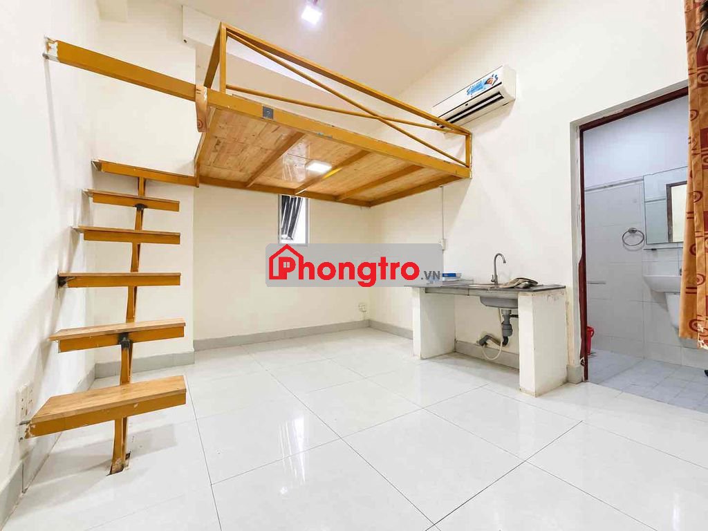 ĐI BỘ QUA HUTECH Ở ĐƯỢC 3 NGƯỜI