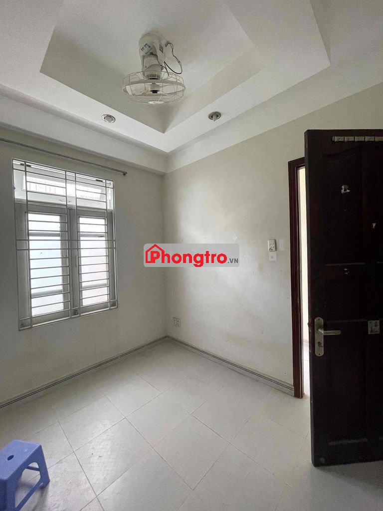 Phòng Đặng Thuỳ Trâm ngay Đại Học Văn Lang CS3