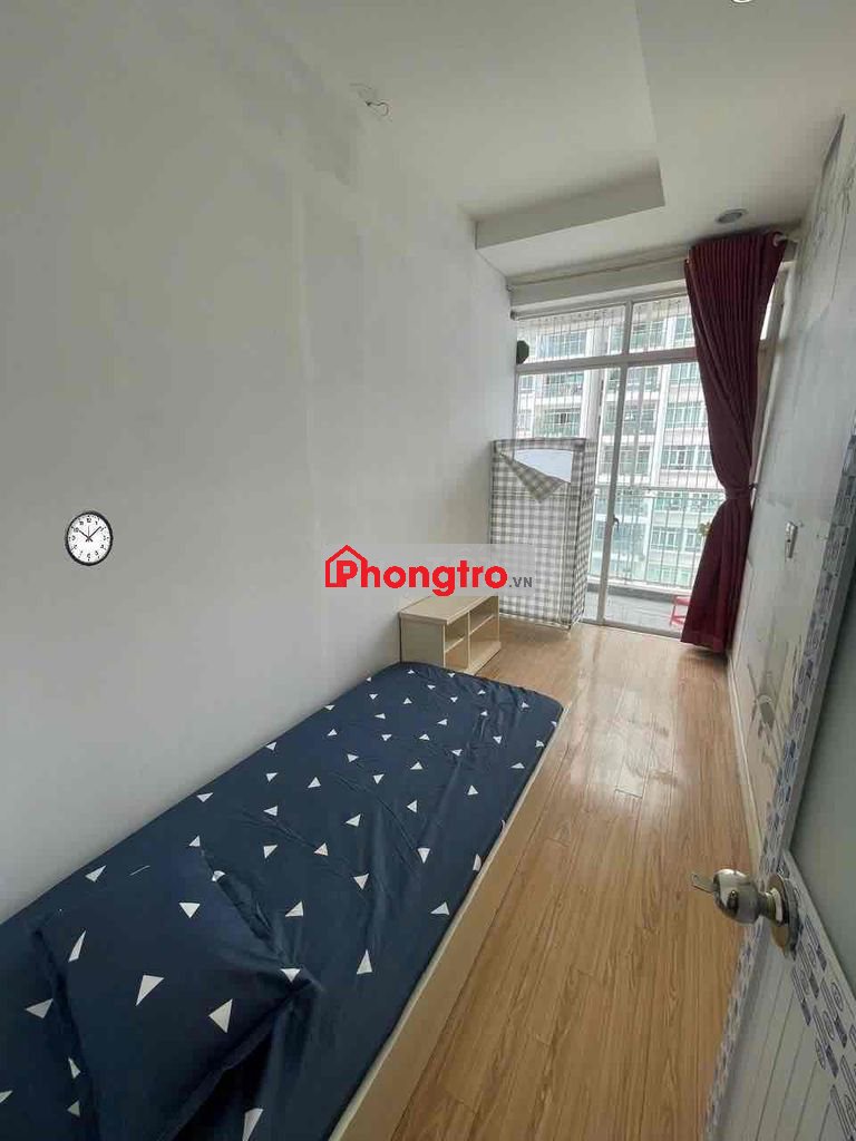 Phòng Ban Công Ngay Đại Học Tôn Đức Thắng - Giờ Giấc Tự Do