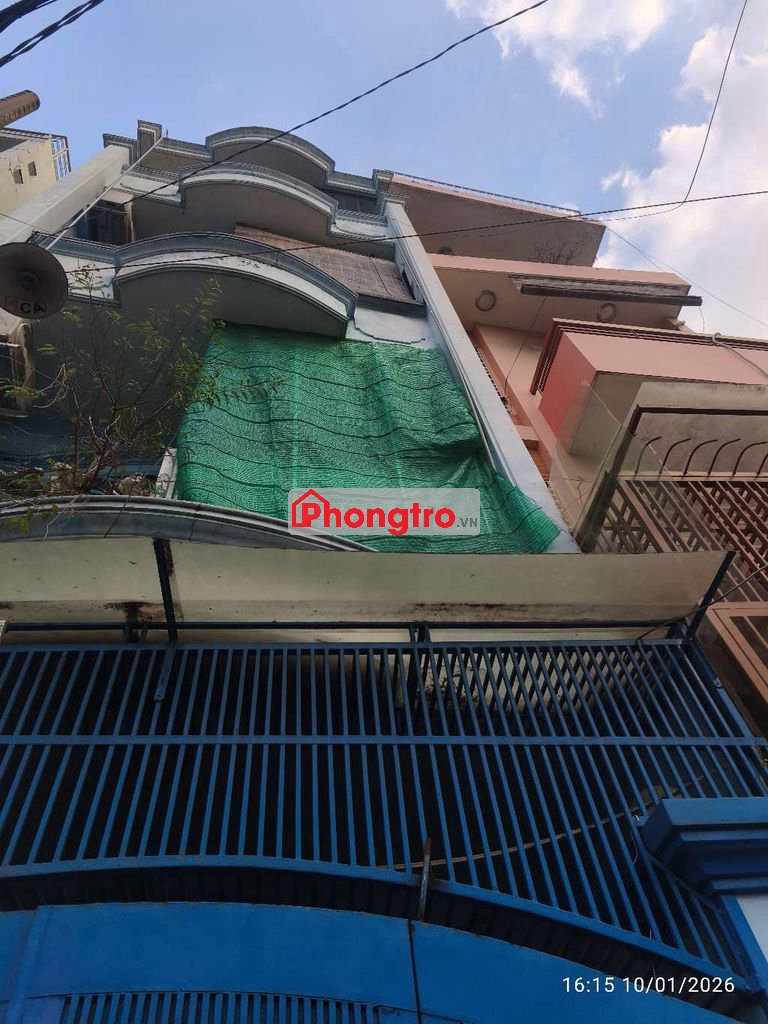 Phòng ban công máy lạnh lâu 2 gần măt tiền , giữa Nguyễn Kiệm, phan đ