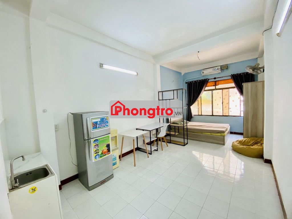 Phòng CHDV ban công 30m2 full nội thất Ph. Nguyễn Thái Bình Q1