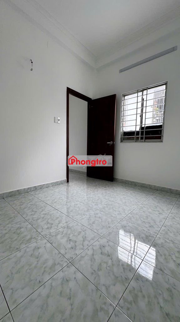 Phòng trọ ngã tư Lạc Long Quân - Âu Cơ không cửa sổ