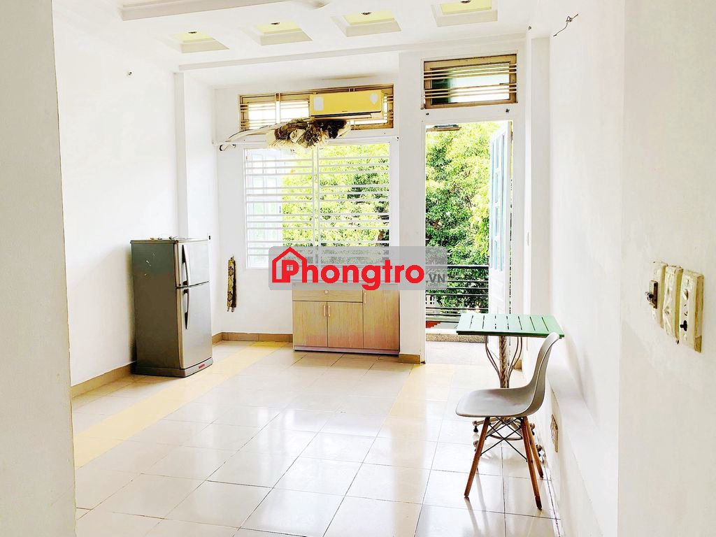 CHO THUÊ PHÒNG TRỌ BÌNH THẠNH, TRƯỚC NHÀ LÀ CÔNG VIÊN Ở 3-4 THOẢI MÁI