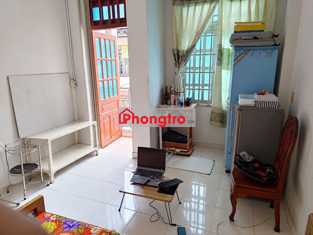 Pass trọ full nội thất đường Thành Thái, Q.10. Ban công thoáng mát