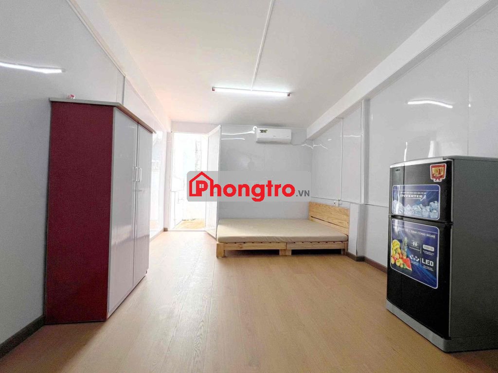 Phòng Ban Công 27m2 - Full Nội Thất , Gần Ga T3 , Hoàng Hoa Thám